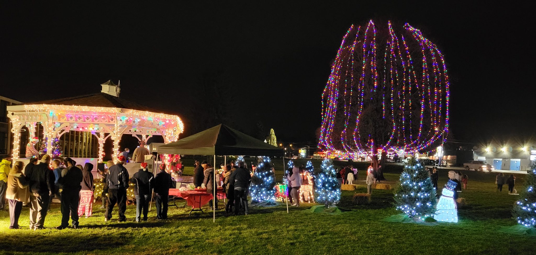 Dracut Lights Up for the Holidays! InsideLowell